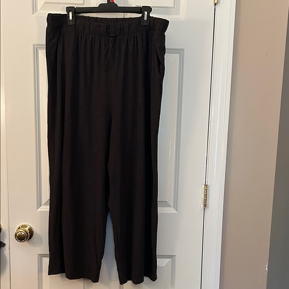 Old Navy (XXL) breathe on wide leg pant